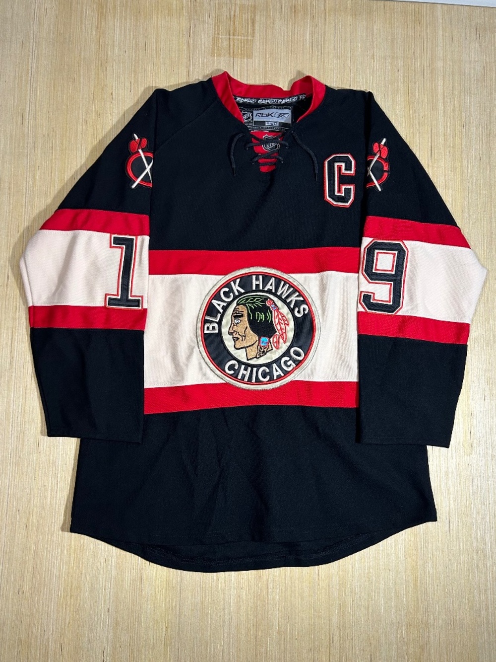 VTG Reebok Jonathan Toews Chicago Blackhawks NHL Authentic Hockey Jersey 50